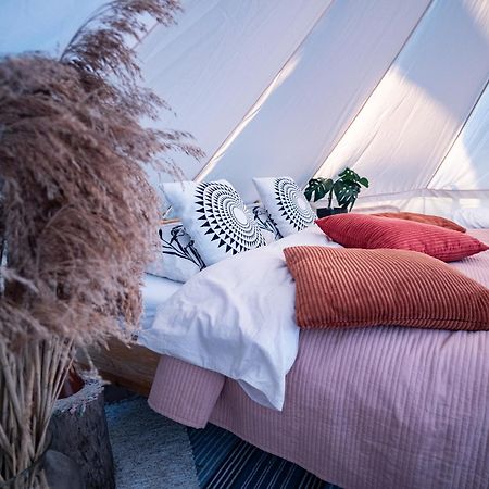 Mereaeaere Glamping Ja Rannamaja Liimala Exterior foto